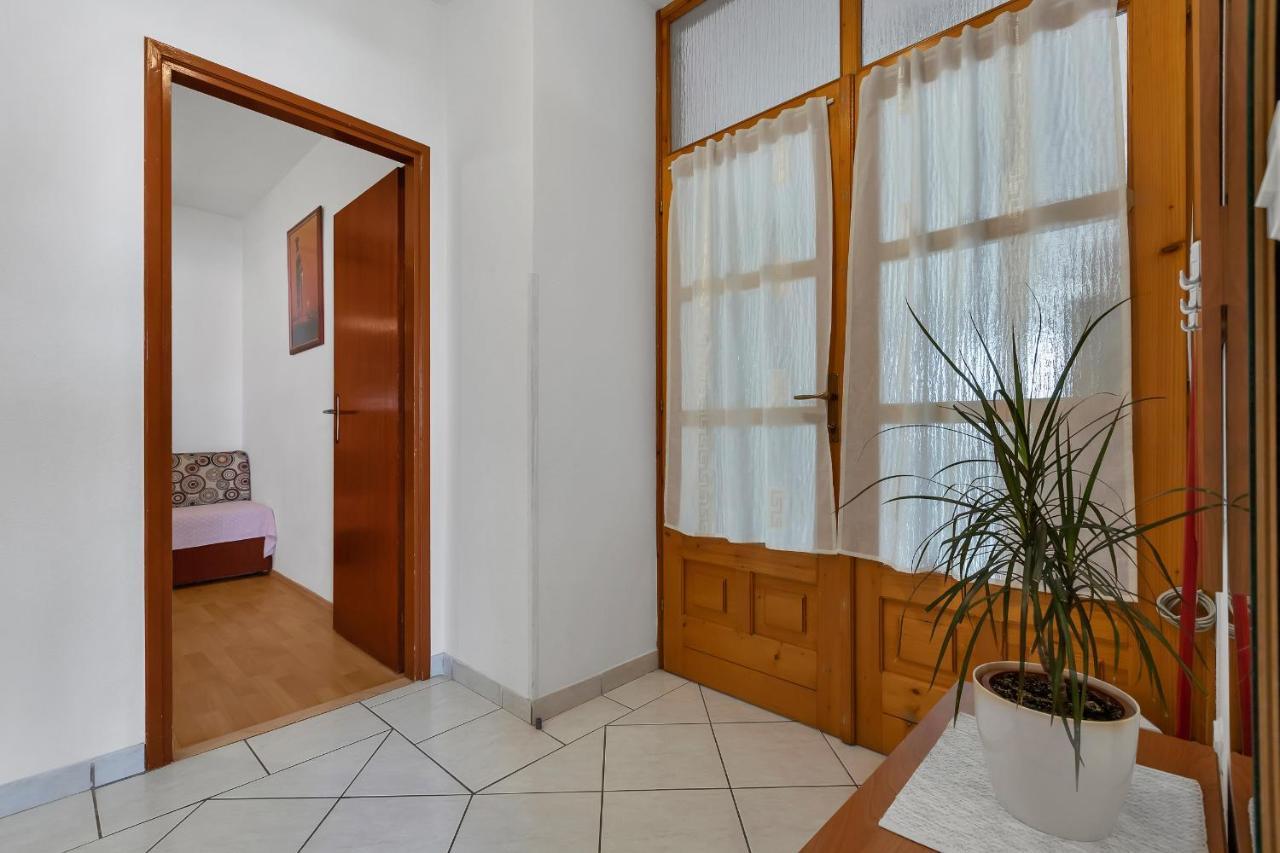 Family Apartments Leona Makarska Exterior photo
