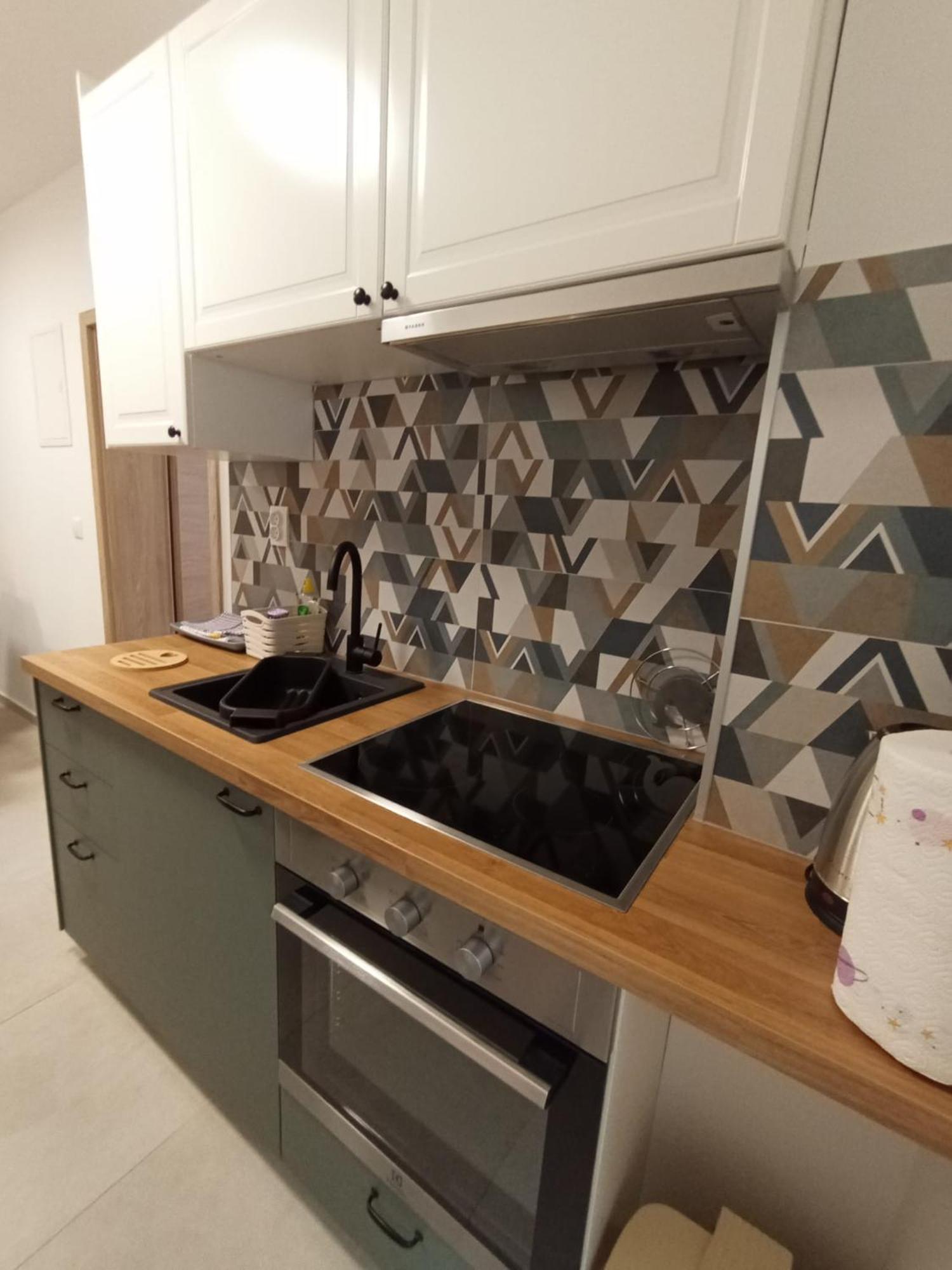 Family Apartments Leona Makarska Exterior photo