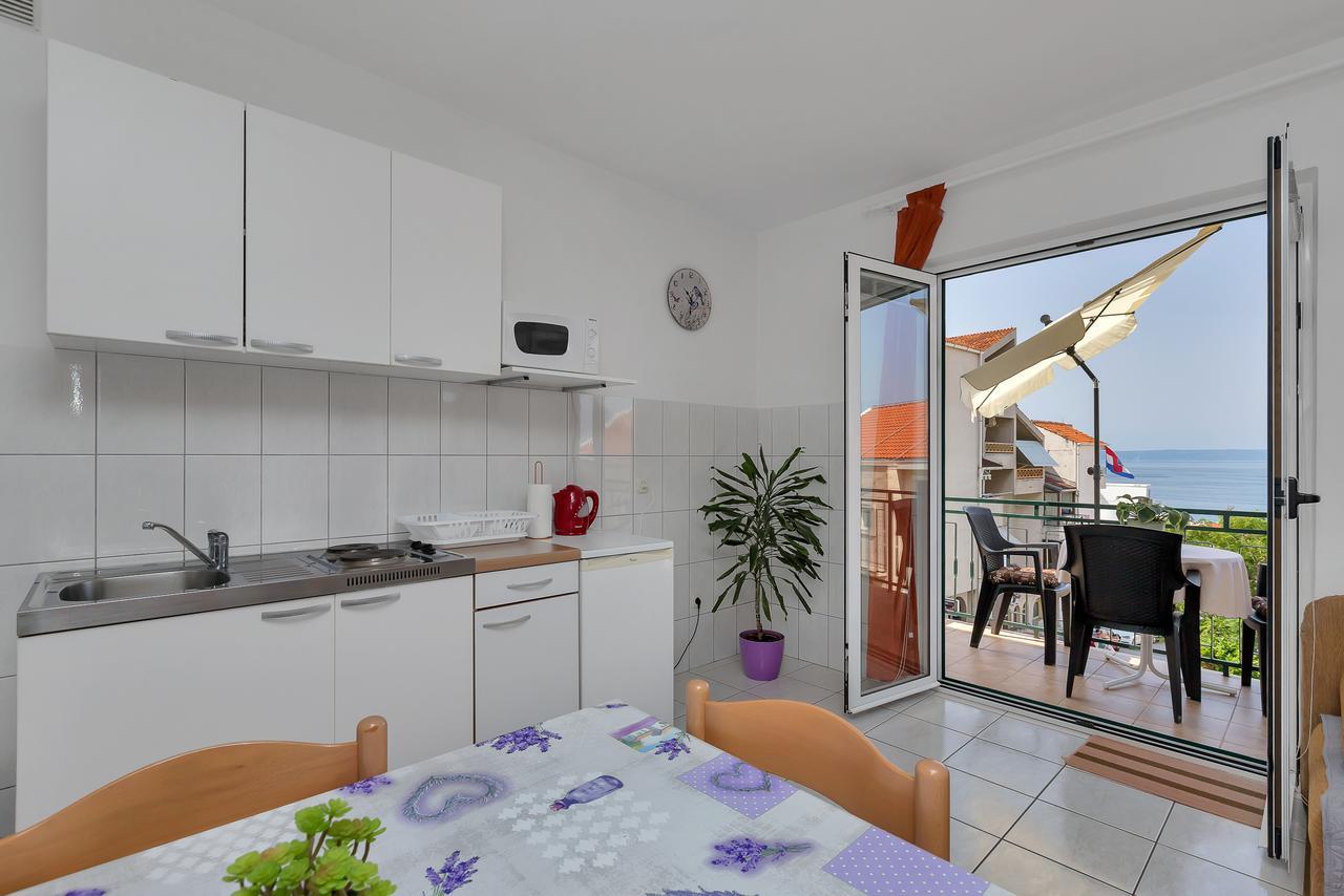 Family Apartments Leona Makarska Exterior photo