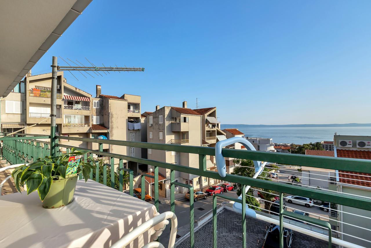 Family Apartments Leona Makarska Exterior photo