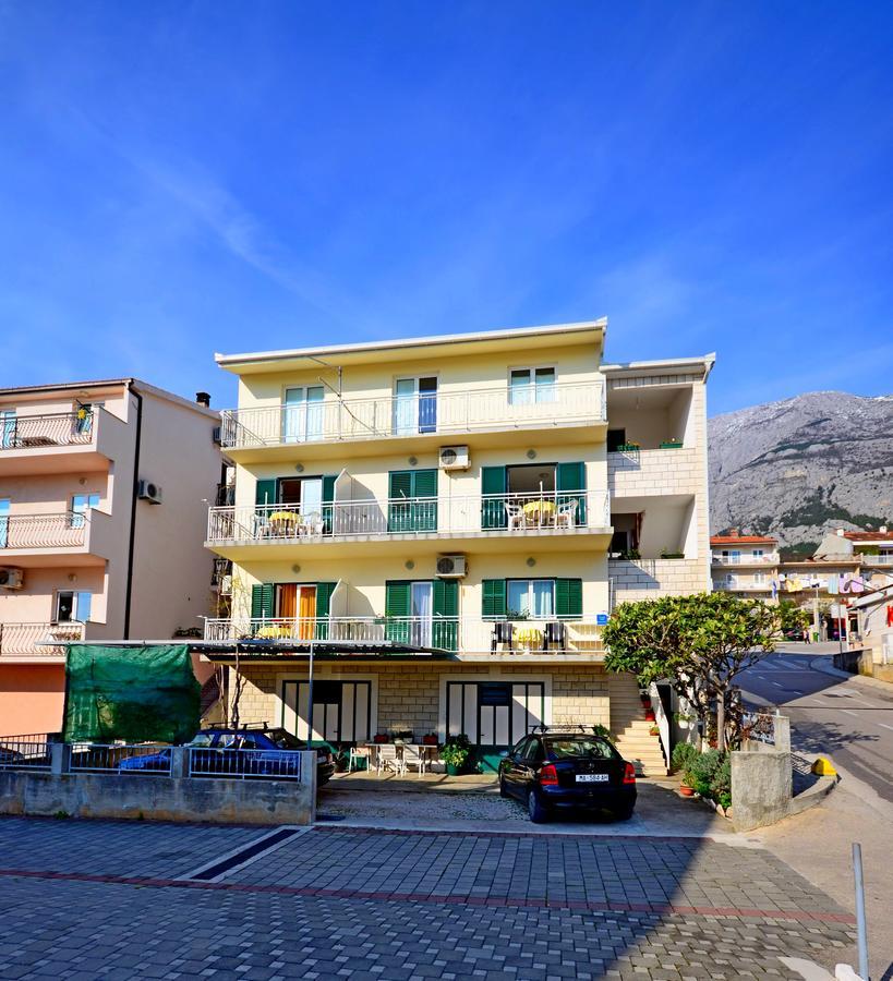 Family Apartments Leona Makarska Exterior photo